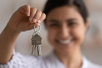 homeowner holding house keys
